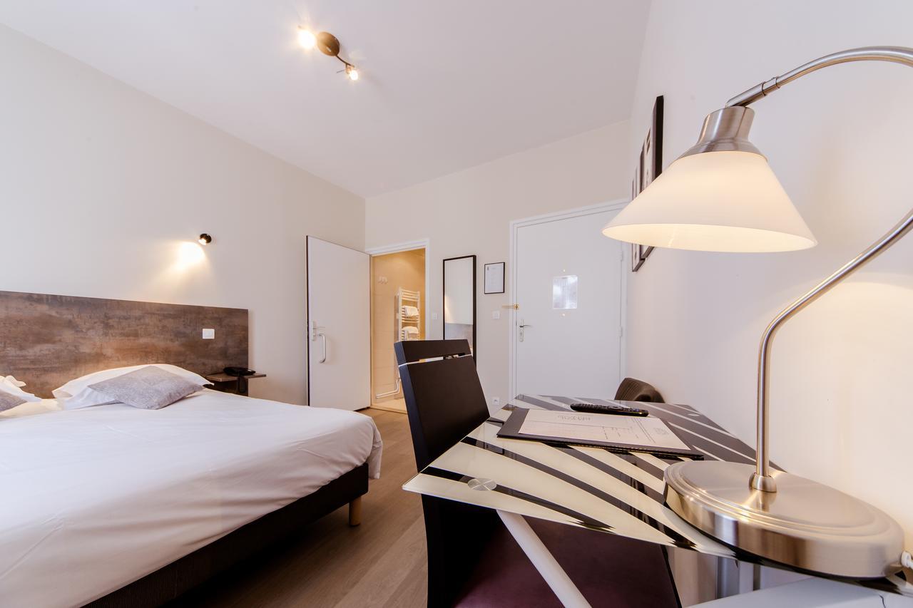 Logis Hotel - Le Petit Bellon Senlis  Exteriér fotografie