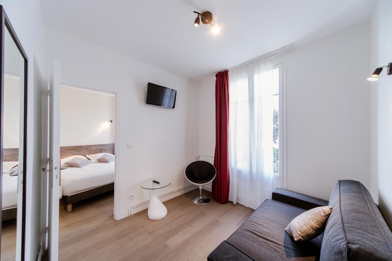 Logis Hotel - Le Petit Bellon Senlis  Exteriér fotografie