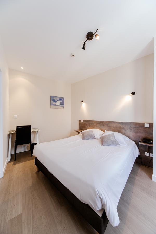 Logis Hotel - Le Petit Bellon Senlis  Exteriér fotografie