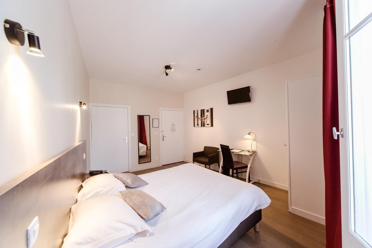 Logis Hotel - Le Petit Bellon Senlis  Exteriér fotografie