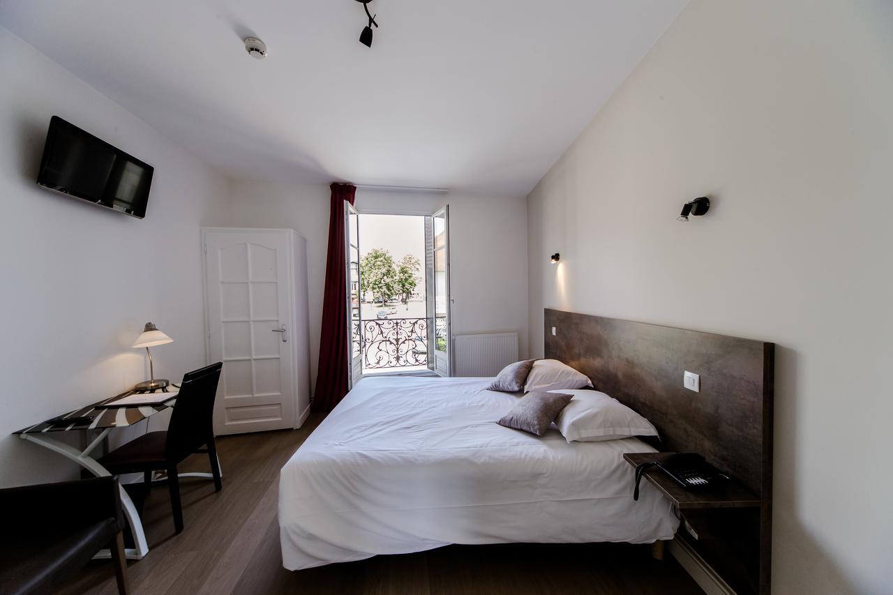 Logis Hotel - Le Petit Bellon Senlis  Exteriér fotografie