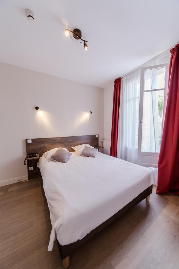 Logis Hotel - Le Petit Bellon Senlis  Exteriér fotografie
