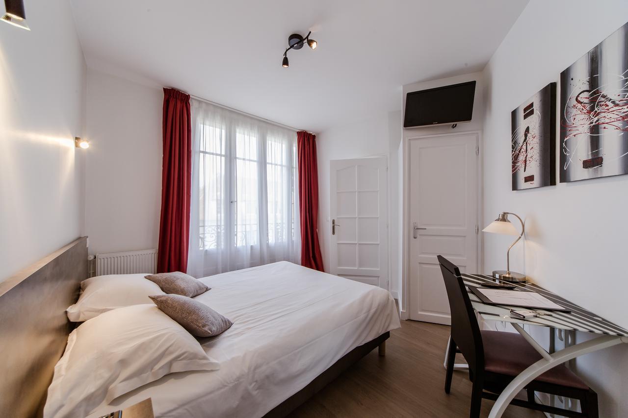 Logis Hotel - Le Petit Bellon Senlis  Exteriér fotografie