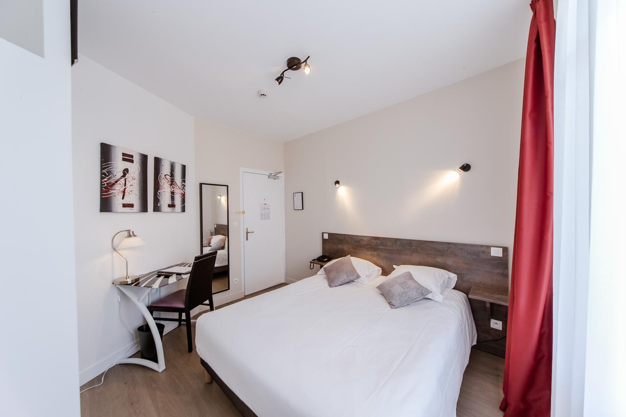 Logis Hotel - Le Petit Bellon Senlis  Exteriér fotografie