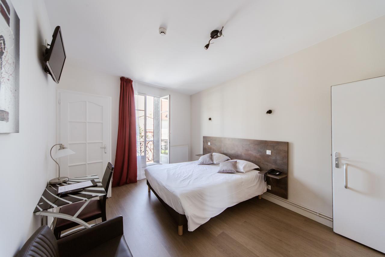 Logis Hotel - Le Petit Bellon Senlis  Exteriér fotografie